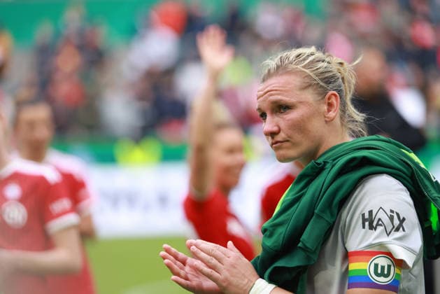 Alexandra Popp (Wolfsburg) niedergeschlagen nach der Niederlage, Frauen DFB Pokal Finale, VfL Wolfsburg vs FC Bayern München, Köln, Deutschland, 14.05.2026.