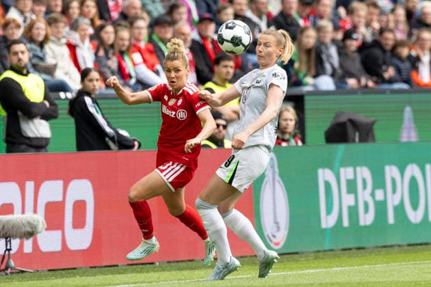 Linda DALLMANN (M 10, li.) und Sarai LINDER (WOB 39, re.) beim Kopfballduell, im Zweikampf um den Ball, Aktion. DFB-Pokal der Frauen Finale 2026, VfL Wolfsburg (WOB) - FC Bayern Muenchen (M), Endstand 0:4, am 14.05.2026 in Koeln Deutschland. DFB regulations prohibit any use of photographs as image sequences and or quasi-video Â