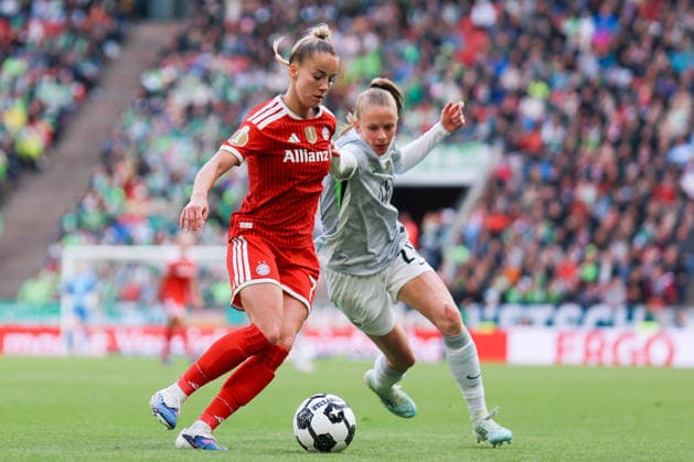 DFB-Pokal 46. Finale der Frauen, VfL Wolfsburg - FC Bayern München, 14.05.2026 Giulia Gwinn (FC Bayern München, 7) im Zweikampf mit Vivien Endemann (VfL Wolfsburg, 25) DFB-Pokal 46. Finale der Frauen, VfL Wolfsburg - FC Bayern München: Köln, RheinEnergieSTADION ;14.05.2025 Copyright: xBEAUTIFULxSPORTS Freisenx