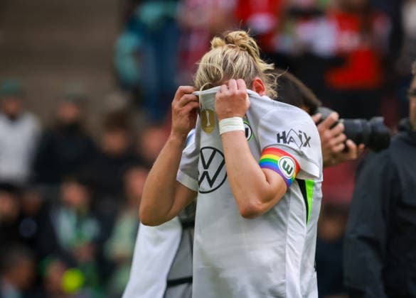 Alexandra Popp (Wolfsburg) niedergeschlagen nach der Niederlage, Frauen DFB Pokal Finale, VfL Wolfsburg vs FC Bayern München, Köln, Deutschland, 14.05.2026.
