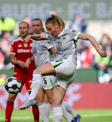 Sarai LINDER (WOB) Aktion. DFB-Pokal der Frauen Finale 2026, VfL Wolfsburg (WOB) - FC Bayern Muenchen (M) 0:4, am 14.05.2026 in Koeln Deutschland. DFB regulations prohibit any use of photographs as image sequences and or quasi-video Â