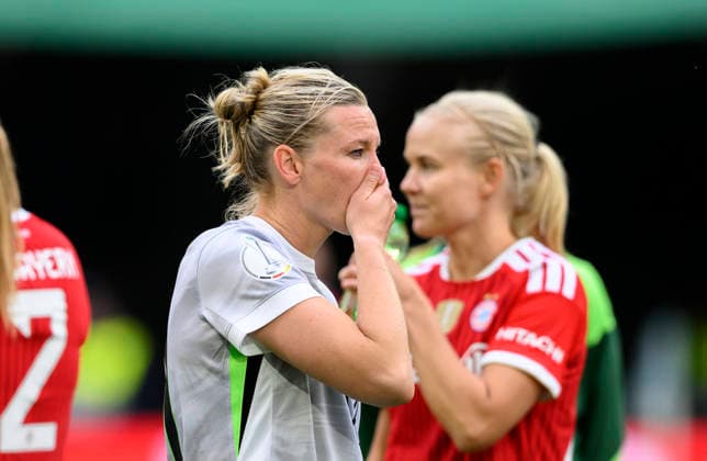 Alexandra POPP (WOB) enttaeuschte nach dem Spiel. DFB-Pokal der Frauen Finale 2026, VfL Wolfsburg (WOB) - FC Bayern Muenchen (M) 0:4, am 14.05.2026 in Koeln Deutschland. DFB regulations prohibit any use of photographs as image sequences and or quasi-video Â