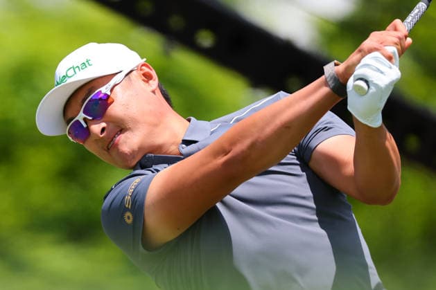NEWTON SQUARE, PA - MAY 14: Haotong Li of the Peoples Republic of China tees off at the tenth tee during round 1 of the 2026 PGA, Golf Herren Championship on May 14, 2026 at Aronimink Golf Club in Newtown Square, Pennsylvania. (Photo by Rich Graessle Icon Sportswire) GOLF: MAY 14 PGA PGA Championship EDITORIAL USE ONLY Icon260514255251