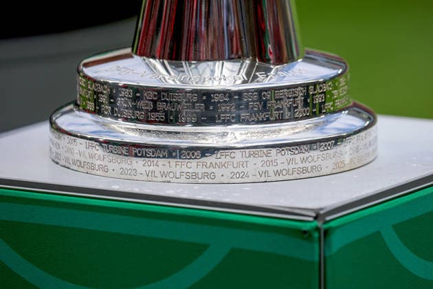 2026.05.14, xsscx, Fußball, Finale DFB-Pokal Frauen, VfL Wolfsburg - FC Bayern München, Saison 2025 2026, Rhein-Energie-Stadion in Köln: Der DFB-Pokal vor dem Spiel DFB regulations prohibit any use of photographs as image sequences and or quasi-video. Photo: xSandraxScherningxPressefotoKochx Nordrhein-Westfalen Germany