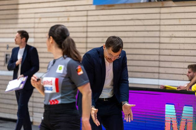 Danjana Rey (Referee) Fabian Strauss (BG Goettingen, Headcoach) GER, Bozic Estriche Knights Kirchheim vs. BG Goettingen, BARMER 2. Basketball Bundesliga, Playoffs Spiel 4, Saison 2025 2026, 14.05.2026 GER, Bozic Estriche Knights Kirchheim vs. BG Goettingen, BARMER 2. Basketball Bundesliga, Playoffs Spiel 4, Saison 2025 2026, 14.05.2026 Goeppingen Copyright: xEibner-Pressefoto NinaxSanderx EP_NSR