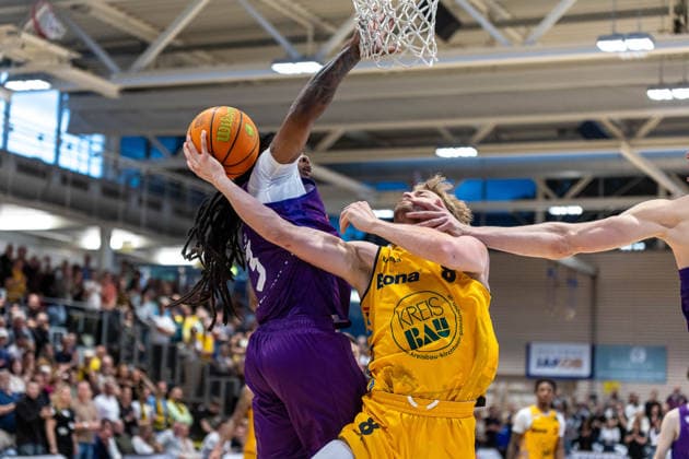 Jordan Sears (BG Goettingen, 03) Lucas Mayer (Bozic Estriche Knights Kirchheim, 08) Robin Lodders (BG Goettingen, 11) GER, Bozic Estriche Knights Kirchheim vs. BG Goettingen, BARMER 2. Basketball Bundesliga, Playoffs Spiel 4, Saison 2025 2026, 14.05.2026 GER, Bozic Estriche Knights Kirchheim vs. BG Goettingen, BARMER 2. Basketball Bundesliga, Playoffs Spiel 4, Saison 2025 2026, 14.05.2026 Goeppingen Copyright: xEibner-Pressefoto NinaxSanderx EP_NSR