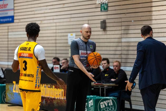 Charles Tyorne Harris Jr. (Bozic Estriche Knights Kirchheim, 03) Nicolai Bohn (Referee) Fabian Strauss (BG Goettingen, Headcoach) GER, Bozic Estriche Knights Kirchheim vs. BG Goettingen, BARMER 2. Basketball Bundesliga, Playoffs Spiel 4, Saison 2025 2026, 14.05.2026 GER, Bozic Estriche Knights Kirchheim vs. BG Goettingen, BARMER 2. Basketball Bundesliga, Playoffs Spiel 4, Saison 2025 2026, 14.05.2026 Goeppingen Copyright: xEibner-Pressefoto NinaxSanderx EP_NSR