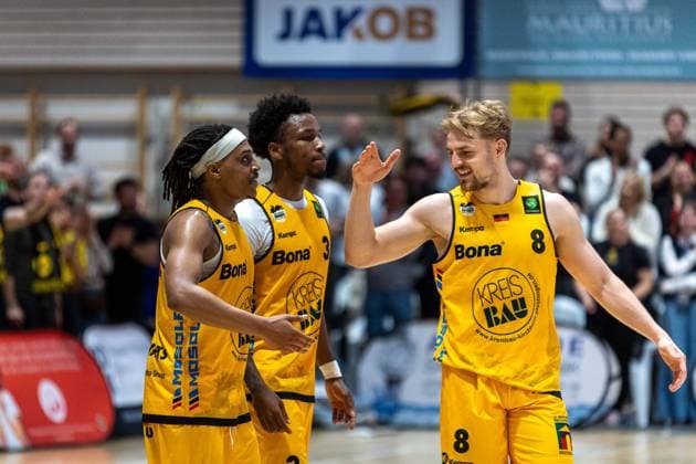 Phillip Montreal Russell (Bozic Estriche Knights Kirchheim, 01) Charles Tyorne Harris Jr. (Bozic Estriche Knights Kirchheim, 03) Lucas Mayer (Bozic Estriche Knights Kirchheim, 08) GER, Bozic Estriche Knights Kirchheim vs. BG Goettingen, BARMER 2. Basketball Bundesliga, Playoffs Spiel 4, Saison 2025 2026, 14.05.2026 GER, Bozic Estriche Knights Kirchheim vs. BG Goettingen, BARMER 2. Basketball Bundesliga, Playoffs Spiel 4, Saison 2025 2026, 14.05.2026 Goeppingen Copyright: xEibner-Pressefoto NinaxSanderx EP_NSR