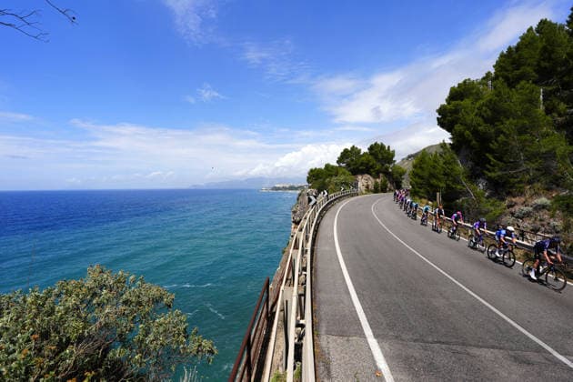 The pack rides during Stage 7 of the Giro d™Italia from Formia to Blockhaus, Italy. Friday May 15, 2026.  Copyright: xFabioxFerrarix xLaPressex
