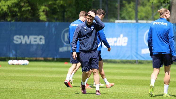 15.05.2026, xrekx, Fussball 2. Bundesliga, Karlsruher SC - Training v.l. Sirus Motekallemi Co-Trainer (Karlsruher SC) (DFL DFB REGULATIONS PROHIBIT ANY USE OF PHOTOGRAPHS as IMAGE SEQUENCES and or QUASI-VIDEO) Karlsruhe