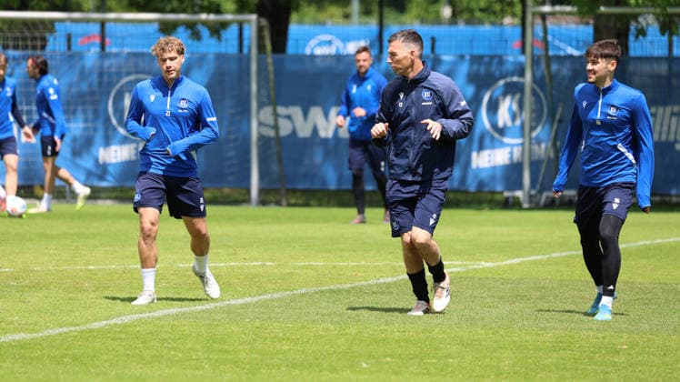 15.05.2026, xrekx, Fussball 2. Bundesliga, Karlsruher SC - Training v.l. Meiko Wäschenbach Waeschenbach (Karlsruher SC) Christian Eichner Trainer (Karlsruher SC) Rafael Pinto Pedrosa (Karlsruher SC) (DFL DFB REGULATIONS PROHIBIT ANY USE OF PHOTOGRAPHS as IMAGE SEQUENCES and or QUASI-VIDEO) Karlsruhe