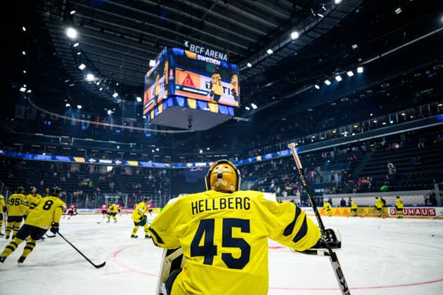 260515 Goaltender Magnus Hellberg of Sweden ahead of the 2026 IIHF Ice hockey, Eishockey World Championship, WM, Weltmeisterschaft match between Canada and Sweden on May 15, 2026 in Fribourg. Photo: Jesper Zerman BILDBYRAN kod JZ JZ0714 ishockey ice hockey ishockey-vm 2026 vm 2026 iihf world championship kanada canada sverige sweden bbeng Copyright: JESPERxZERMAN BB260515JZ006