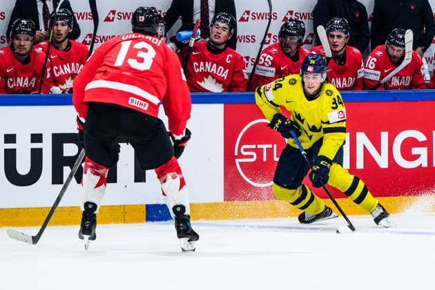 260515 Gabriel Vilardi of Canada and Albert Johansson of Sweden during the 2026 IIHF Ice hockey, Eishockey World Championship, WM, Weltmeisterschaft match between Canada and Sweden on May 15, 2026 in Fribourg. Photo: Jesper Zerman BILDBYRAN kod JZ JZ0714 ishockey ice hockey ishockey-vm 2026 vm 2026 iihf world championship kanada canada sverige sweden bbeng Copyright: JESPERxZERMAN BB260515BB204