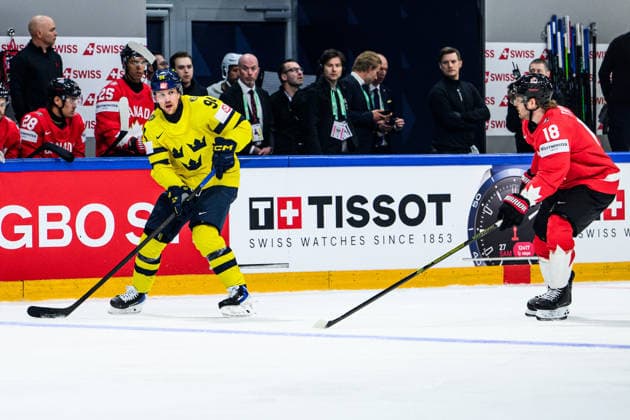 260515 Joel Persson of Sweden during the 2026 IIHF Ice hockey, Eishockey World Championship, WM, Weltmeisterschaft match between Canada and Sweden on May 15, 2026 in Fribourg. Photo: Jesper Zerman BILDBYRAN kod JZ JZ0714 ishockey ice hockey ishockey-vm 2026 vm 2026 iihf world championship kanada canada sverige sweden canada kanada bbeng bbauto Copyright: JESPERxZERMAN BB260515JZ023