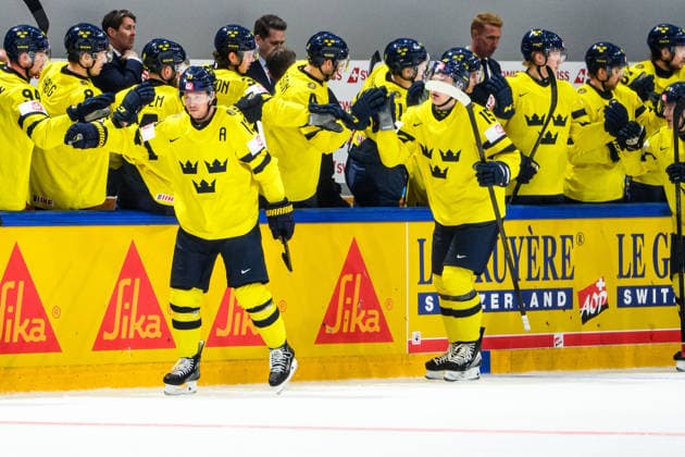 260515 Lucas Raymond of Sweden celebrates scoring 2-2 during the 2026 IIHF Ice hockey, Eishockey World Championship, WM, Weltmeisterschaft match between Canada and Sweden on May 15, 2026 in Fribourg. Photo: Jesper Zerman BILDBYRAN kod JZ JZ0714 ishockey ice hockey ishockey-vm 2026 vm 2026 iihf world championship kanada canada sverige sweden bbeng bbauto jubel Copyright: JESPERxZERMAN BB260515JZ026