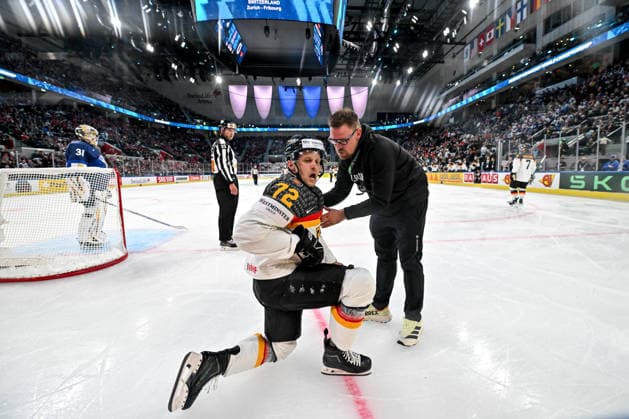 ZURICH, SWITZERLAND - MAY 15: Dominik Kahun of Germany after an injury during the 2026 IIHF Ice hockey, Eishockey World Championship, WM, Weltmeisterschaft Switzerland game between Finland and Germany at Swiss Life Arena on May 15, 2026 in Zurich, Zurich. Zurich Swiss Life Arena Zurich Switzerland Copyright: xJustPictures.ch AndreaxBrancax jp-en-EuSpIm-JP7_ANB_Fin_Ger_15052026_1652