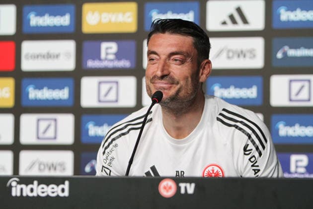15.05.2026, xmpffx, Fussball 1.Bundesliga, Eintracht Frankfurt - Pressekonferenz v.l. Trainer Albert Riera (Eintracht Frankfurt) (DFL DFB REGULATIONS PROHIBIT ANY USE OF PHOTOGRAPHS as IMAGE SEQUENCES and or QUASI-VIDEO) Frankfurt am Main *** 15 05 2026, xmpffx, Soccer 1 Bundesliga, Eintracht Frankfurt Press Conference v l Coach Albert Riera Eintracht Frankfurt DFL DFB REGULATIONS PROHIBIT ANY USE OF PHOTOGRAPHS as IMAGE SEQUENCES and or QUASI VIDEO Frankfurt am Main