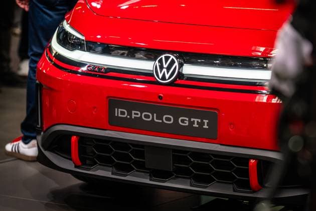 Nahaufnahme des roten Volkswagen ID. Polo GTI bei der Weltpremiere am Nürburgring Weltpremiere Volkswagen ID. Polo GTI Copyright: xMichaelxGelhardtx