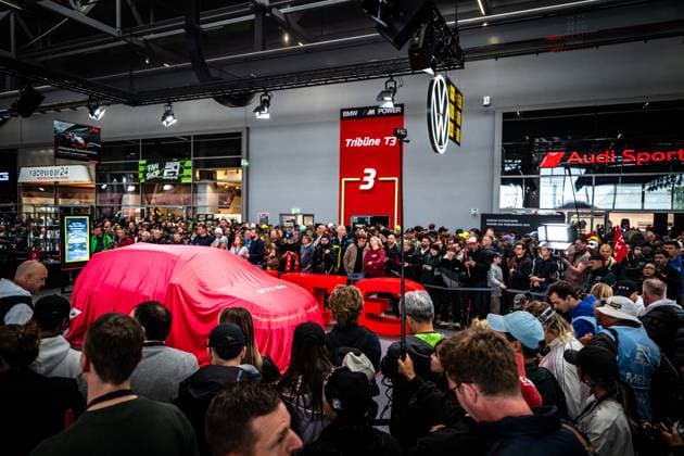 Volkswagen enthüllt den elektrischen ID. Polo GTI bei der Weltpremiere im Ring Boulevard am Nürburgring vor großem Publikum Weltpremiere Volkswagen ID. Polo GTI Copyright: xMichaelxGelhardtx