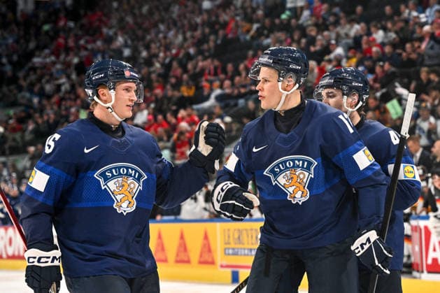 ZURICH, SWITZERLAND - MAY 15: Jesse Puljujarvi of Finland R) celebrates his goal with Anton Lundell of Finland L) during the 2026 IIHF Ice hockey, Eishockey World Championship, WM, Weltmeisterschaft Switzerland game between Finland and Germany at Swiss Life Arena on May 15, 2026 in Zurich, Zurich. Zurich Swiss Life Arena Zurich Switzerland Copyright: xJustPictures.ch AndreaxBrancax jp-en-EuSpIm-JP7_ANB_Fin_Ger_15052026_8825