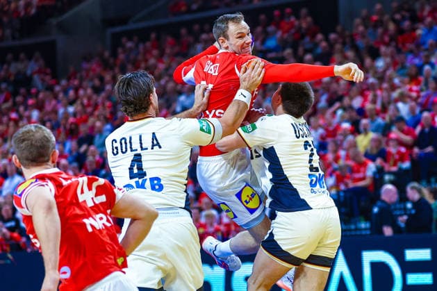 15.05.2026, xIAJx, Handball, Länderspiel, Testspiel, Dänemark - Deutschland, Royal Arena Kopenhagen: L-R Johannes Golla (Deutschland 4) Mathias Gidsel (Dänemark 19) Renars Uscins (Deutschland 23) Dänemark *** 15 05 2026, xIAJx, handball, international match, test match, Denmark Germany, Royal Arena Copenhagen L R Johannes Golla Germany 4 Mathias Gidsel Denmark 19 Renars Uscins Germany 23 Denmark