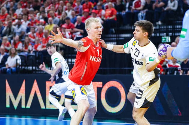 15.05.2026, xIAJx, Handball, Länderspiel, Testspiel, Dänemark - Deutschland, Royal Arena Kopenhagen: L-R Magnus Saugstrup (Dänemark 15) Renars Uscins (Deutschland 23) Dänemark