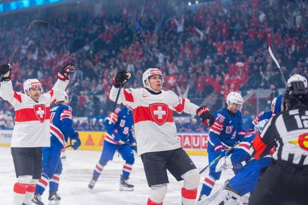15 05 2026, Zurich, Swiss Life Arena, Ice hockey, Eishockey World Championships: USA - Switzerland, JUbel zum 1.0 von 44 Pius Suter (Switzerland) Zurich Swiss Life Arena Zurich Switzerland Copyright: xJustPictures.ch StefanxEmchx jp-de-StEm-DSC0022720260515