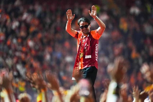 Galatasaray celebrates Turkish Super Lig title in Istanbul ISTANBUL, TURKIYE - MAY 15: Galatasaray football player Yunus Akgun joins the celebrations as the players and coaching staff celebrate winning the 2025-2026 Turkish Super Lig championship with a ceremony held at Rams Park Stadium in Istanbul, Turkiye on May 15, 2026. Hakan Akgun Anadolu Istanbul Turkey. Editorial use only. Please get in touch for any other usage.  Copyright: x2026xAnadoluxHakanxAkgunx