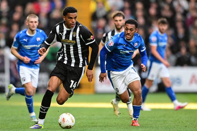 Notts County v Chesterfield, EFL Sky Bet League 2, Play Off Second Leg Notts County midfielder (on loan from Huddersfield Town) Tom Iorpenda (14) sprints forward with the ball under pressure from Chesterfield defender Lewis Gordon (19) during the EFL Sky Bet League 2 Play Off Second Leg match between Notts County and Chesterfield at Meadow Lane, Nottingham, UK on 15 May 2026. Nottingham Meadow Lane Nottinghamshire UK Editorial use only DataCo restrictions apply See www.football-dataco.com , Copyright: xDennisxGoodwinx PSI-24254-0018