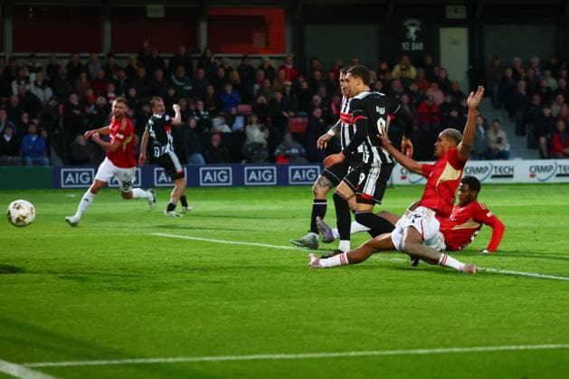Jaze Kabia of Grimsby Town scores to make it 1-2 Salford City v Grimsby Town, EFL Sky Bet League Two, Play-Off Semi Final, Second Leg, Football, Peninsula Stadium, Salford, UK - 15 May 2026Salford Peninsula Stadium United Kingdom EDITORIAL USE ONLY No use with unauthorised audio, video, data, fixture lists, club league logos or live services. Online in-match use limited to 120 images, no video emulation. No use in betting, games or single club league player publications. Copyright: xPaulxCurrie Shutterstockx 16876823ch