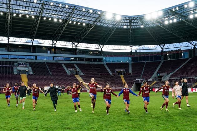 Switzerland: AXA Womens Super League 2025 26, Servette FC Chenois Feminin vs FC Zurich - Stade de Geneve, Carouge: Players of Servette celebrate the victory and entry into the AWSL Final Copyright: xDanielaxPorcellix