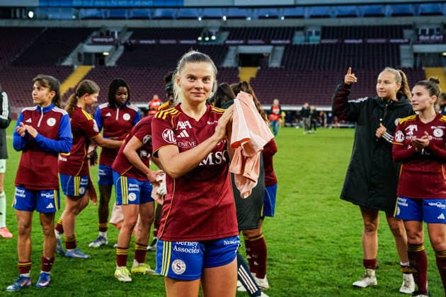 Switzerland: AXA Womens Super League 2025 26, Servette FC Chenois Feminin vs FC Zurich - Stade de Geneve, Carouge: Players of Servette celebrate the victory and entry into the AWSL Final, Anna Maria Therese Simonsson of Servette FC Chenois Feminin Copyright: xDanielaxPorcellix