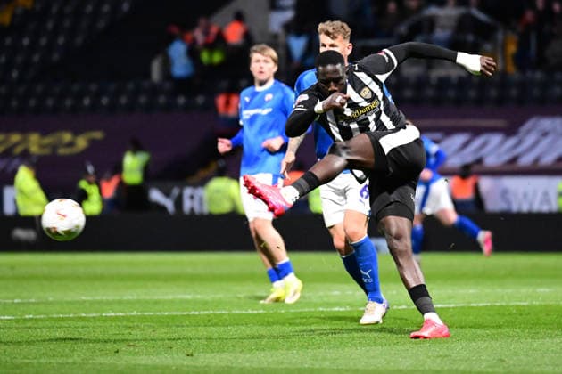 Notts County v Chesterfield, EFL Sky Bet League 2, Play Off Second Leg Notts County forward Alassana Jatta (29) on defensive duties during the EFL Sky Bet League 2 Play Off Second Leg match between Notts County and Chesterfield at Meadow Lane, Nottingham, UK on 15 May 2026. Nottingham Meadow Lane Nottinghamshire UK Editorial use only DataCo restrictions apply See www.football-dataco.com , Copyright: xDennisxGoodwinx PSI-24254-0046