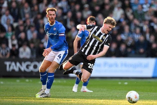 Notts County v Chesterfield - Sky Bet League Two Play-Off Semi Final Second Leg Scott Robertson of Notts County is challenged by Tom Naylor of Chesterfield during the Sky Bet League 2 Play Off Semi Final 2nd Leg between Notts County and Chesterfield at Meadow Lane in Nottingham, United Kingdom, on May 15, 2026. Nottingham Nottinghamshire United Kingdom  Copyright: xMIxNewsx originalFilename:fletcher-nottscou260515_npPvN.jpg