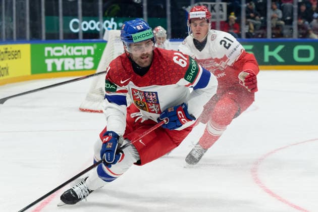 Fribourg, Switzerland - May 15 : Kaut Martin of Czechia in action (close up) under pressure of Larsen Kasper of Denmark during the 2026 IIHF Ice hockey, Eishockey World Championship, WM, Weltmeisterschaft match between Czechia and Denmark at Fribourg BCF Arena on May 15 , 2026 in Fribourg, Switzerland. Copyright: xGiuseppexVelletrix Sportspressphoto_SPR147276