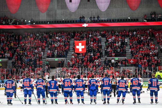 ZURICH, SWITZERLAND - MAY 15: Switzerland celebrate the victory and listen to the national anthem during the 2026 IIHF Ice hockey, Eishockey World Championship, WM, Weltmeisterschaft Switzerland game between USA and Switzerland at Swiss Life Arena on May 15, 2026 in Zurich, Zurich. Zurich Swiss Life Arena Zurich Switzerland Copyright: xJustPictures.ch AndreaxBrancax jp-en-EuSpIm-JP7_ANB_US_Sui_15052026_0537