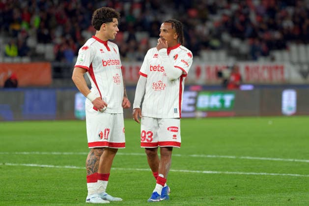 Fußball, Italien, Serie B Playout, SSC Bari - FC Südtirol IPA84732509 - Emanuele Rao of SSC Bari and Mehdi Dorval of SSC Bari during Playout - SSC Bari vs FC Sudtirol, Italian soccer Serie B match in Bari, Italy, May 15 2026  Copyright: xEmmanuelexMastrodonato IPAxSportx xx 84732509