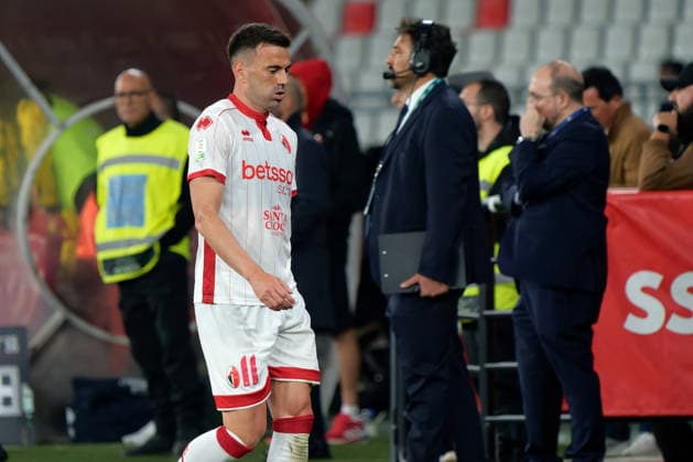Fußball, Italien, Serie B Playout, SSC Bari - FC Südtirol IPA84732551 - Gabriele Moncini of SSC Bari disappointment during Playout - SSC Bari vs FC Sudtirol, Italian soccer Serie B match in Bari, Italy, May 15 2026  Copyright: xEmmanuelexMastrodonato IPAxSportx xx 84732551