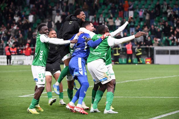 AS Saint-Etienne v Rodez Aveyron Football - Barrages Ligue 1 Uber Eats 2025 2026 14 Abdoulaye KANTE (asse) - 17 Joshua DUFFUS (asse) during the Ligue 1 Uber Eats Playoffs match between Saint-Etienne and Rodez at Stade Geoffroy-Guichard on May 15, 2026 in Saint-Etienne, France. Saint-Etienne France  Copyright: xFEPx 776496719