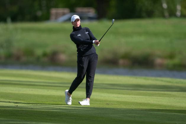 Amundi German Masters - Seond Round Laura Beveridge of Scotland plays from the fairway on the 18th hole during the second round of the Amundi German Masters at Green Eagle Golf Courses in Hamburg, Germany, on May 15, 2026. Hamburg Germany  Copyright: xAndyxAstfalckx originalFilename:astfalck-amundige260515_nplI4.jpg