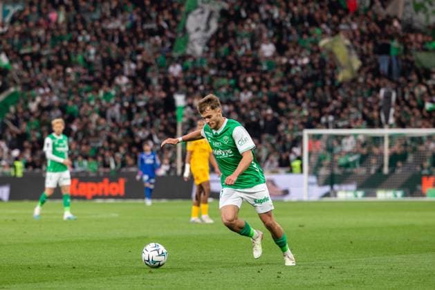 FOOTBALL : AS ST Etienne vs Rodez - Ligue 2 BKT barrage - 15 05 2026 Old Benjamin Craig 11 of Saint-Etienne in action during the Ligue 2 playoff game between AS Saint-Etienne and Rodez Aveyron Football at Stadium Geoffroy Guichard in Saint-Etienne, France. Saint-EtienneFrance  Copyright: xPaulinexFIGUETx xPSNewZx