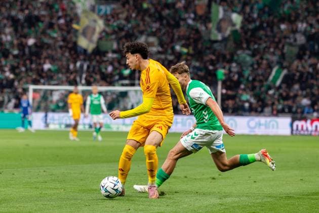 FOOTBALL : AS ST Etienne vs Rodez - Ligue 2 BKT barrage - 15 05 2026 Trouillet Alexis 27 of Rodez in action during the Ligue 2 playoff game between AS Saint-Etienne and Rodez Aveyron Football at Stadium Geoffroy Guichard in Saint-Etienne, France. Saint-EtienneFrance  Copyright: xPaulinexFIGUETx xPSNewZx