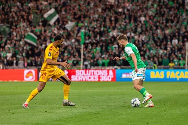 FOOTBALL : AS ST Etienne vs Rodez - Ligue 2 BKT barrage - 15 05 2026 Old Benjamin Craig 11 of Saint-Etienne and Laurent Loni Claudin 24 of Rodez in action during the Ligue 2 playoff game between AS Saint-Etienne and Rodez Aveyron Football at Stadium Geoffroy Guichard in Saint-Etienne, France. Saint-EtienneFrance  Copyright: xPaulinexFIGUETx xPSNewZx