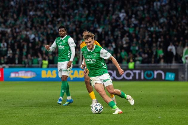 FOOTBALL : AS ST Etienne vs Rodez - Ligue 2 BKT barrage - 15 05 2026 Old Benjamin Craig 11 of Saint-Etienne in action during the Ligue 2 playoff game between AS Saint-Etienne and Rodez Aveyron Football at Stadium Geoffroy Guichard in Saint-Etienne, France. Saint-EtienneFrance  Copyright: xPaulinexFIGUETx xPSNewZx