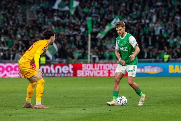 FOOTBALL : AS ST Etienne vs Rodez - Ligue 2 BKT barrage - 15 05 2026 Old Benjamin Craig 11 of Saint-Etienne in action during the Ligue 2 playoff game between AS Saint-Etienne and Rodez Aveyron Football at Stadium Geoffroy Guichard in Saint-Etienne, France. Saint-EtienneFrance  Copyright: xPaulinexFIGUETx xPSNewZx