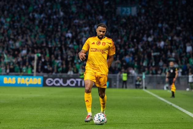 FOOTBALL : AS ST Etienne vs Rodez - Ligue 2 BKT barrage - 15 05 2026 Laurent Loni Claudin 24 of Rodez in action during the Ligue 2 playoff game between AS Saint-Etienne and Rodez Aveyron Football at Stadium Geoffroy Guichard in Saint-Etienne, France. Saint-EtienneFrance  Copyright: xPaulinexFIGUETx xPSNewZx