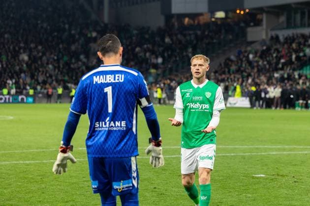 FOOTBALL : AS ST Etienne vs Rodez - Ligue 2 BKT barrage - 15 05 2026 Bernauer Maxime 6 of Saint-Etienne in the penalty shootout during the Ligue 2 playoff game between AS Saint-Etienne and Rodez Aveyron Football at Stadium Geoffroy Guichard in Saint-Etienne, France. Saint-EtienneFrance  Copyright: xPaulinexFIGUETx xPSNewZx