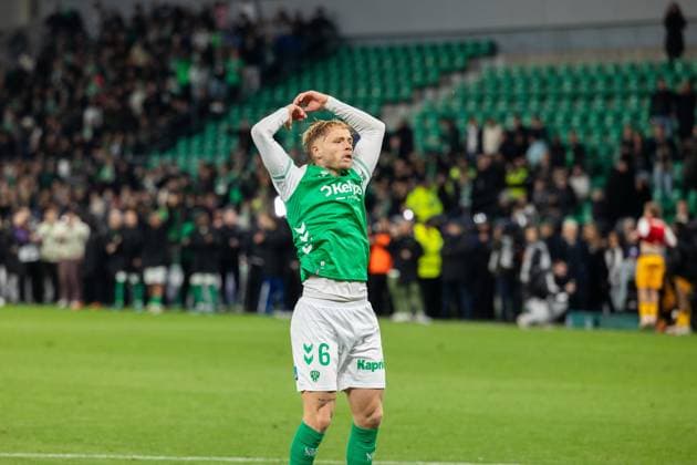 FOOTBALL : AS ST Etienne vs Rodez - Ligue 2 BKT barrage - 15 05 2026 Bernauer Maxime 6 of Saint-Etienne celebrates in the penalty shootout during the Ligue 2 playoff game between AS Saint-Etienne and Rodez Aveyron Football at Stadium Geoffroy Guichard in Saint-Etienne, France. Saint-EtienneFrance  Copyright: xPaulinexFIGUETx xPSNewZx