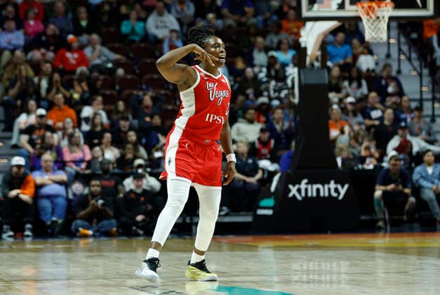 UNCASVILLE, CT - MAY 15: Chelsea Gray 12 of the Las Vegas Aces reacts after making a three point shot during the WNBA, Basketball Damen, USA game between Las Vegas Aces and Connecticut Sun on May 15, 2026, at Mohegan Sun Arena in Uncasville, CT. (Photo by M. Anthony Nesmith Icon Sportswire) WNBA: MAY 15 Las Vegas Aces at Connecticut Sun EDITORIAL USE ONLY Icon26051529