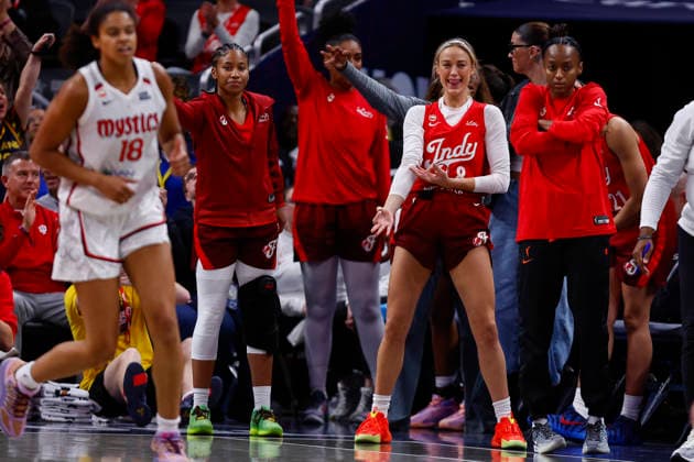 INDIANAPOLIS, IN - MAY 15: Indiana Fever guard Sophie Cunningham (8) reacts to the made three pointer during a WNBA, Basketball Damen, USA game between the Washington Mystics and Indiana Fever on May 15 2026 at Gainbridge Fieldhouse in Indianapolis, IN. (Photo by Jeffrey Brown Icon Sportswire) WNBA: MAY 15 Washington Mystics at Indiana Fever EDITORIAL USE ONLY Icon051526033